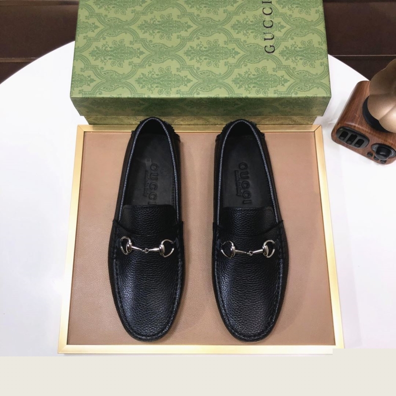 G*u*i leather shoes